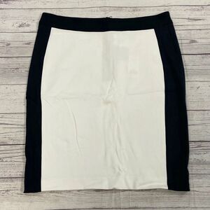 🔥5 for $25 sale🔥 Banana Republic navy white panel pencil skirt in size 12